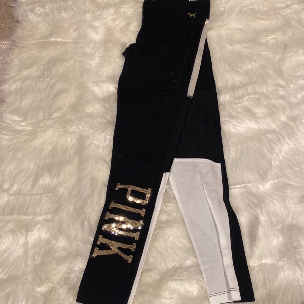 VS yoga pants